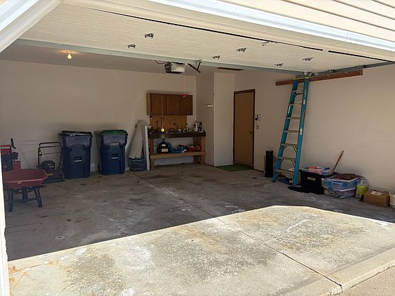 2nd image of 1740 Highland Dr