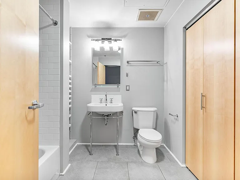 1400 NW Irving St #510 — Photo 16