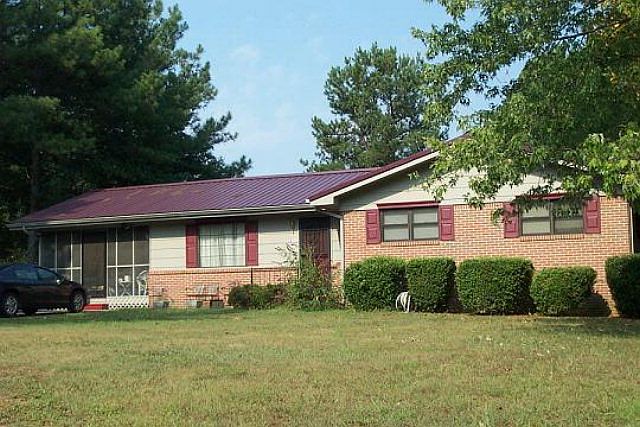 2nd image of 384 E Lee Dr