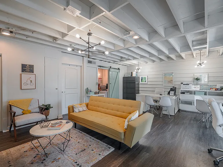 Establishment Leasing Office