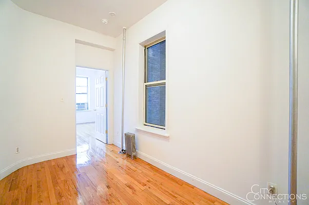 Rented by City Connections Realty | media 18