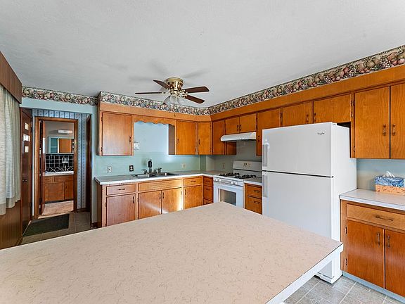 4th image of 253 Raven Rd #B