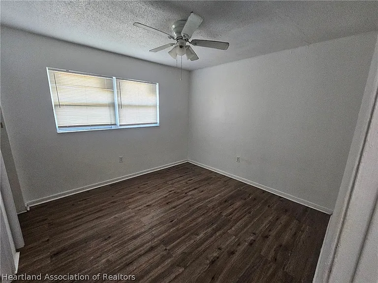 4917 Manatee Dr — Photo 5