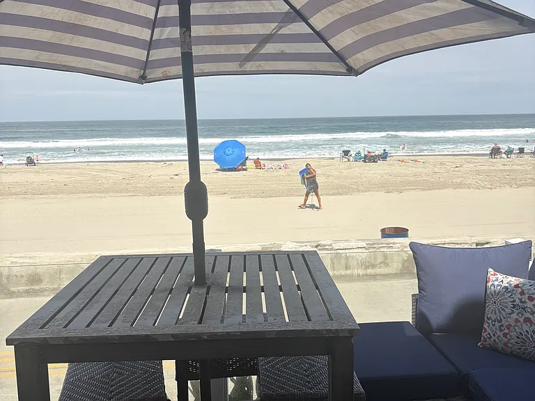 3239 Ocean Front Walk — Photo 9