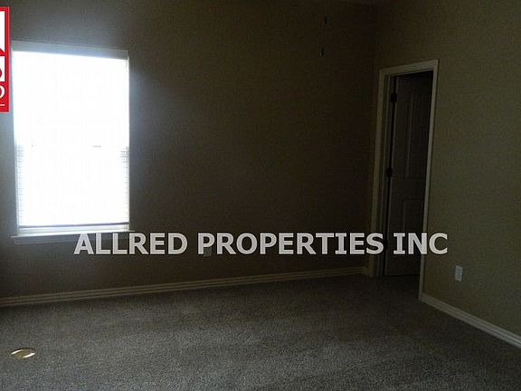 5th image of 863 W North St