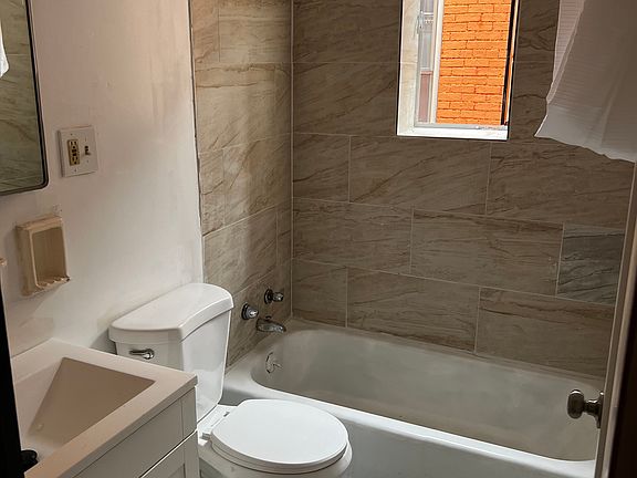 3rd image of 1107 Vine St APT 23