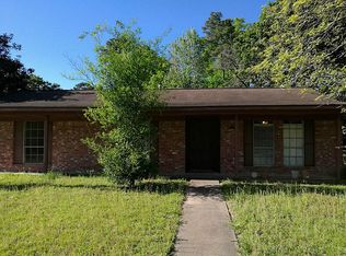 151 Greenleaf Ln, Conroe, TX 77304