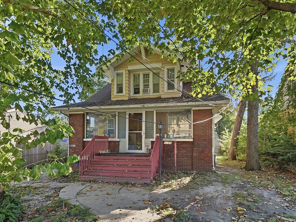 2nd image of 4021 6th Ave