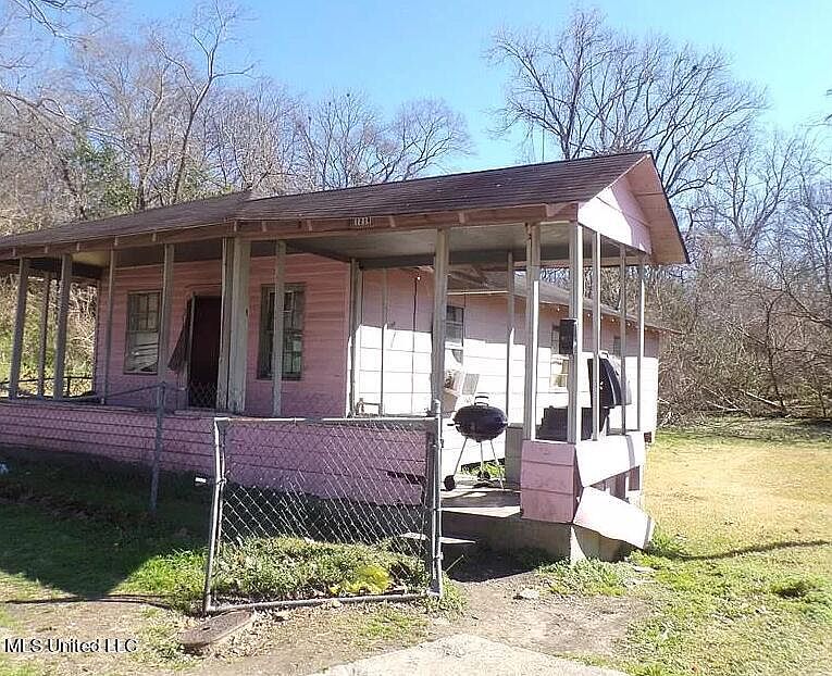 1st image of 1314 E Magnolia St