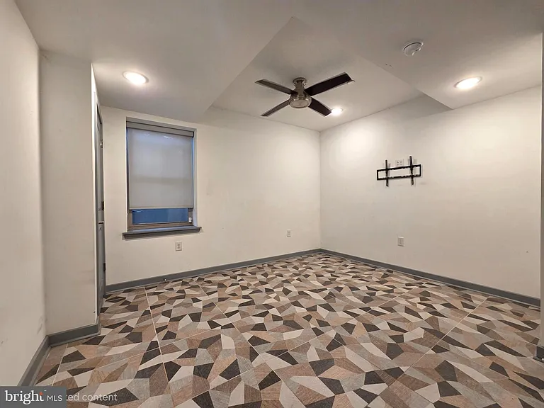 417 W Berks St #1 — Photo 10