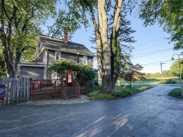 1395 Shoecraft Rd, Penfield, NY 14526