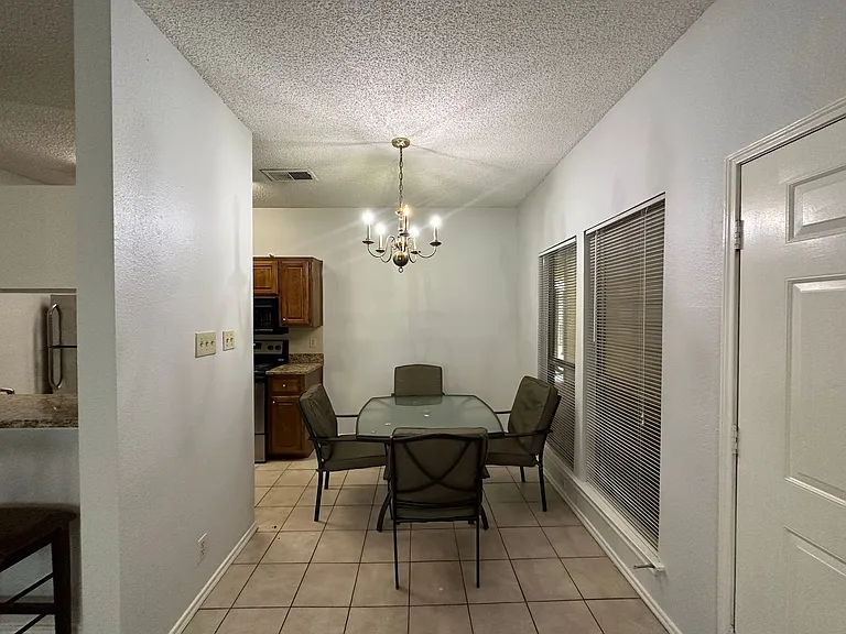 914 W 26th St #105 — Photo 6