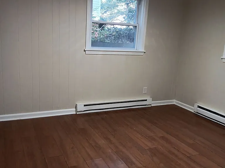 110 Middlesex Dr — Photo 31