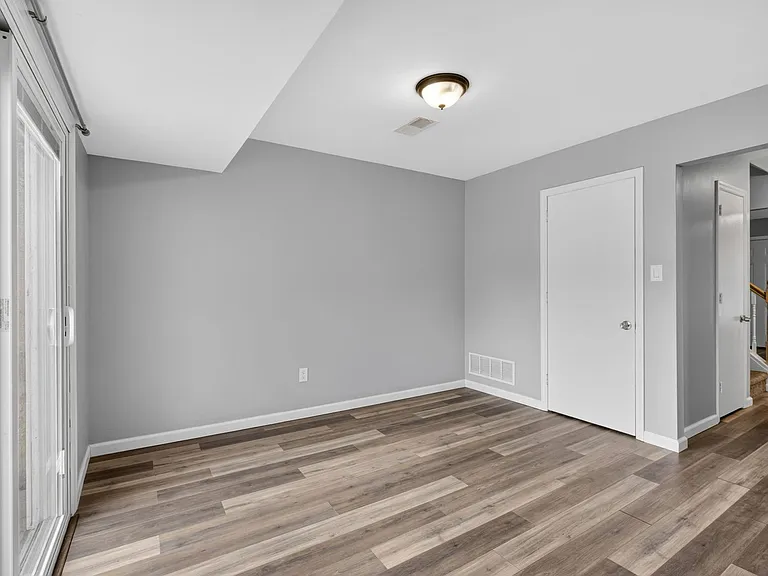 46 Village Dr — Photo 5