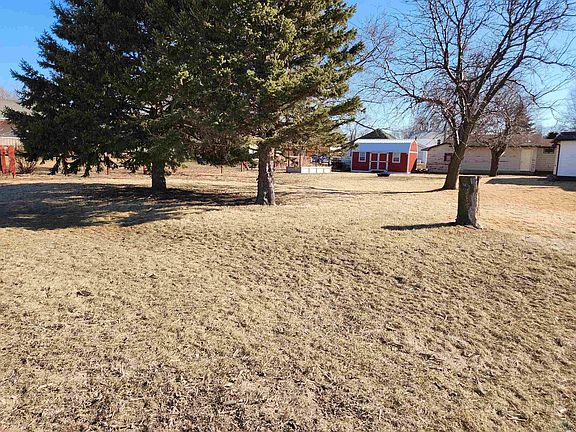 5th image of 309 Iowa St