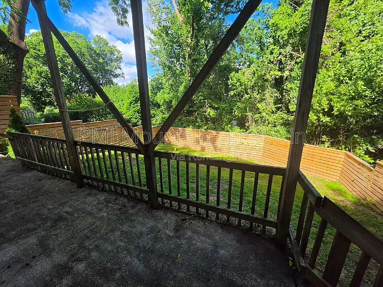 617 Brookshire St #B — Photo 33