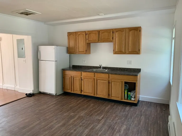 480 Norwich Ave — Photo 6
