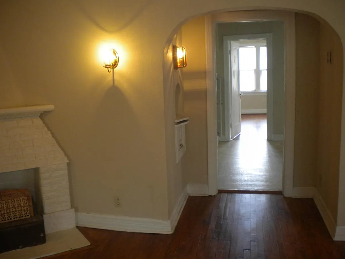 1 bed, 850 sqft, $1,100 — Photo 4