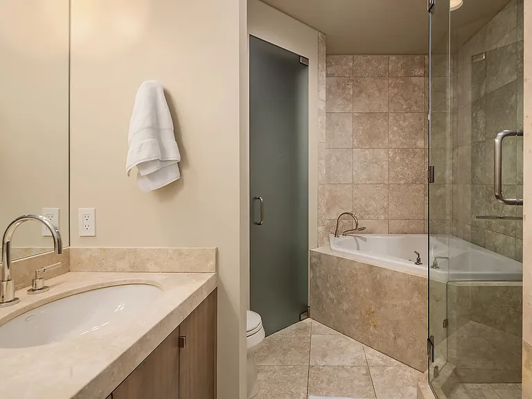 650 Bellevue Way NE #4004 — Photo 36