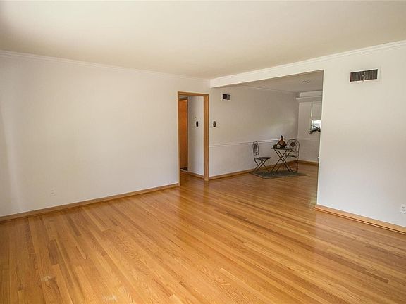 4th image of 4844 Blackhawk Dr