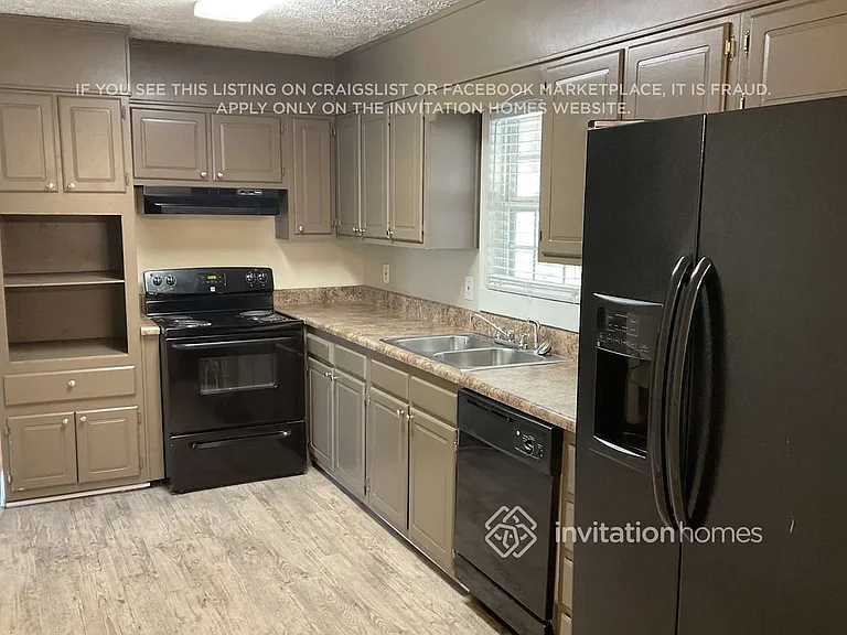 2396 Shire Ct — Photo 6