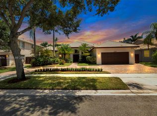 13746 NW 21st St, Pembroke Pines, FL 33028