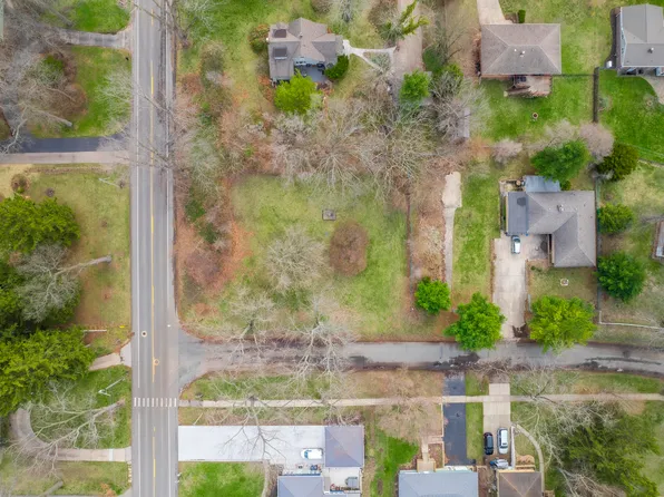 2754 W Glenlord Rd, Stevensville, MI 49127