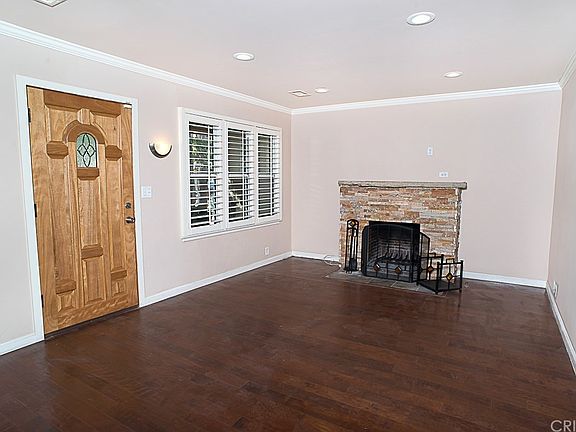 5th image of 9736 Lemona Ave