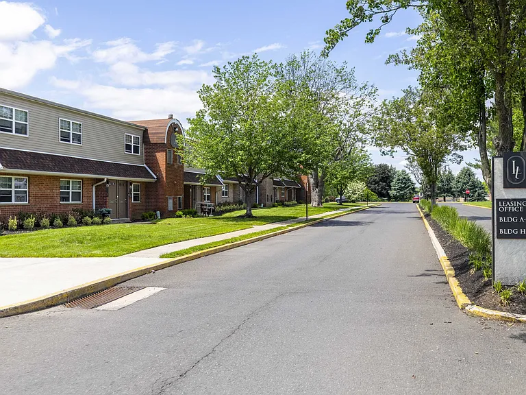 Lakeview Terrace — Photo 22