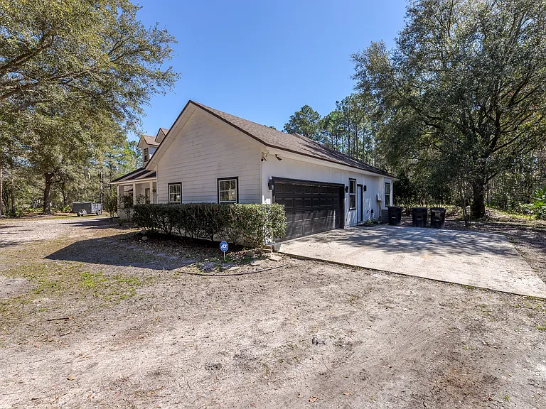 1489 Bluejay Dr — Photo 3