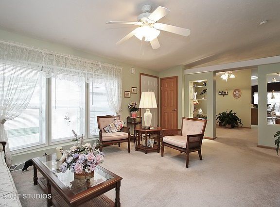 2nd image of 853 Arbor Dr