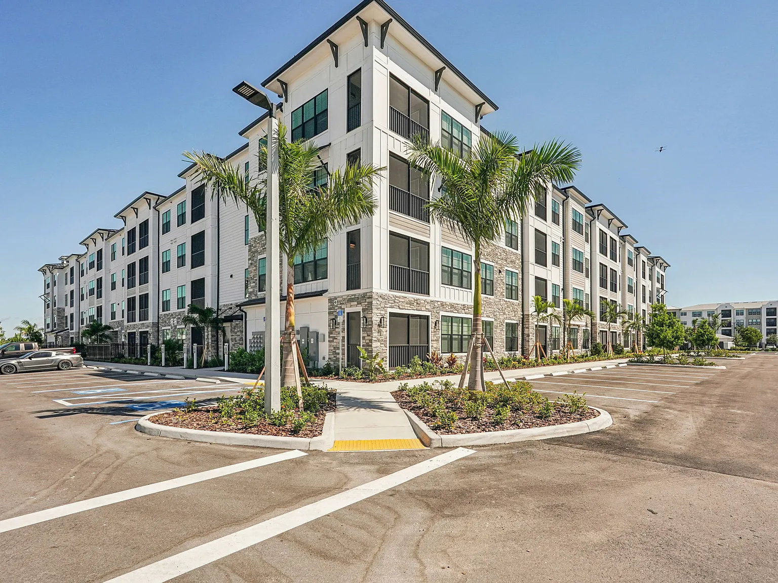 The Stadler Luxury Apartments — Photo 3