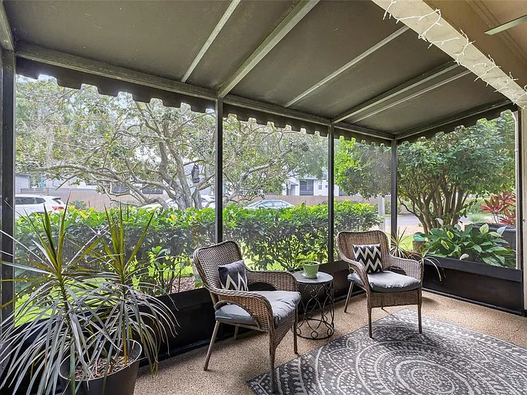 11520 Galleria Dr — Photo 23