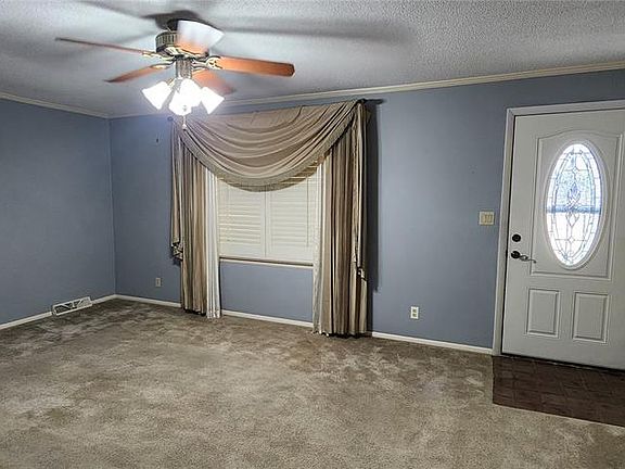 5th image of 2020 Steven Dr