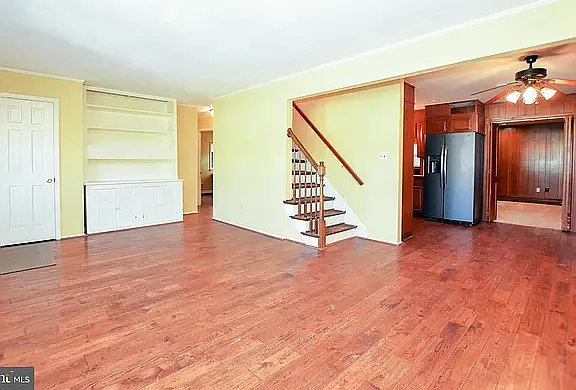 53 Odaniel Ave — Photo 5