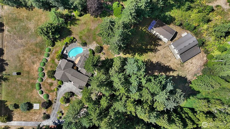 3rd image of 3504 Loomis Trail Road