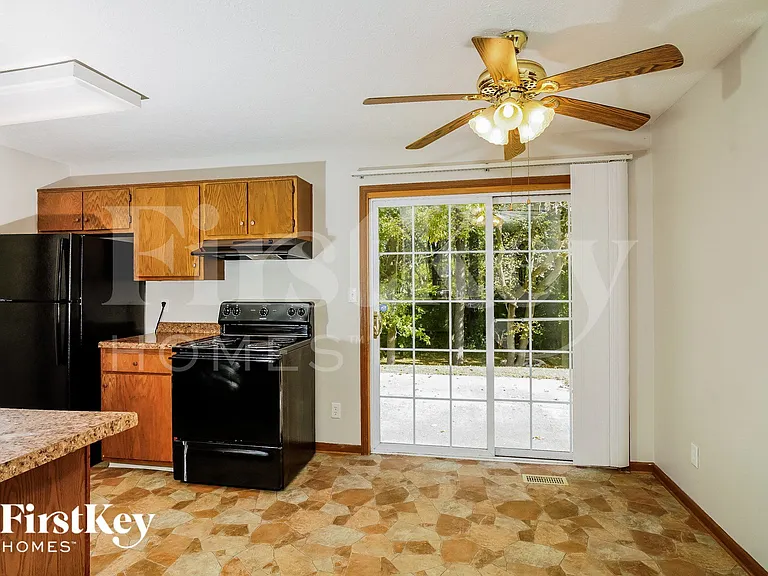 8631 Pleasant Creek Ct — Photo 6