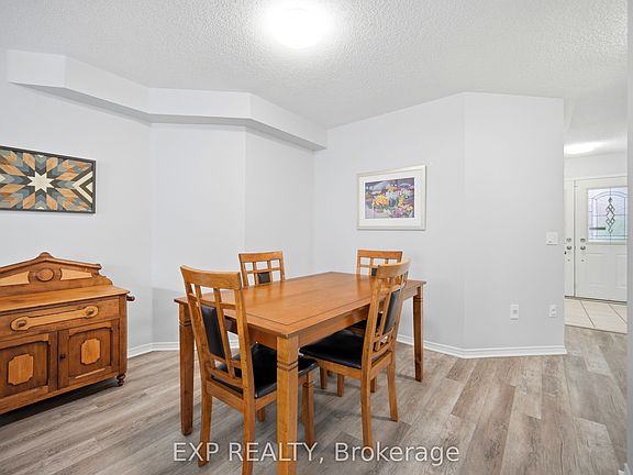 4th image of 159 Hanton Cres