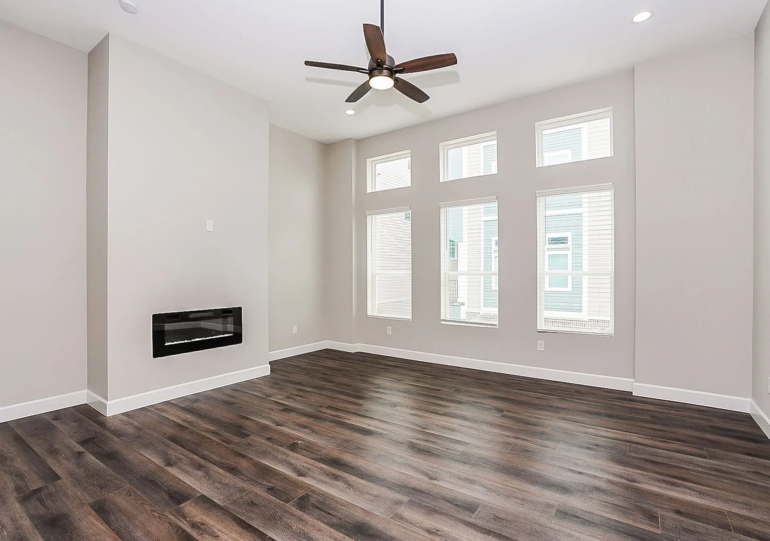 3 Bedroom Single Family in Houston — Photo 3