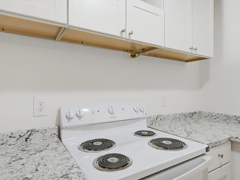 1824 Grayson St — Photo 7