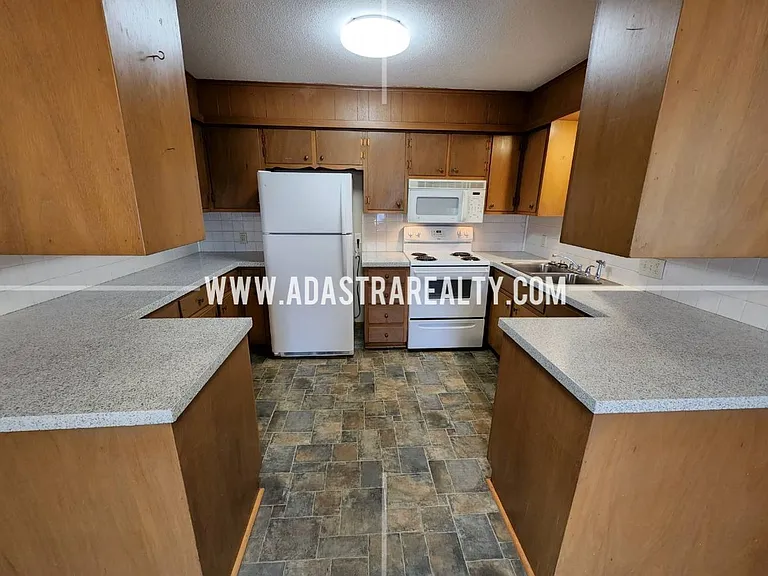 212 Brookside Dr — Photo 8
