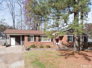 812 Pineland Dr, Cary, NC 27511