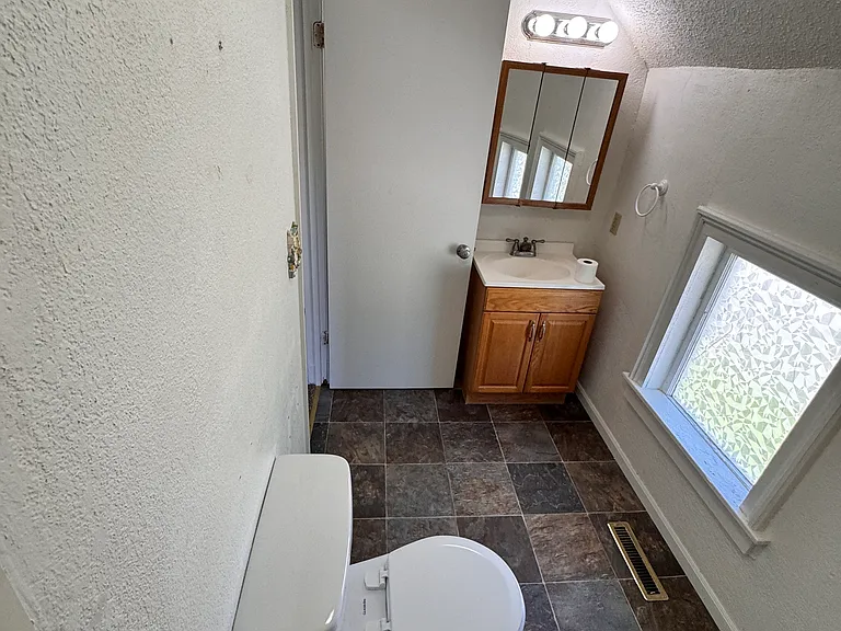 214 W Douglas St #214 — Photo 6