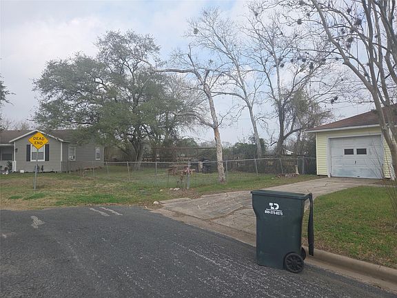 2nd image of 1216 Merchant St