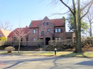 254 Greenway N, Forest Hills, NY 11375