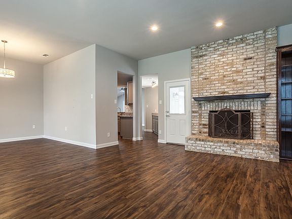 Living/formal dining