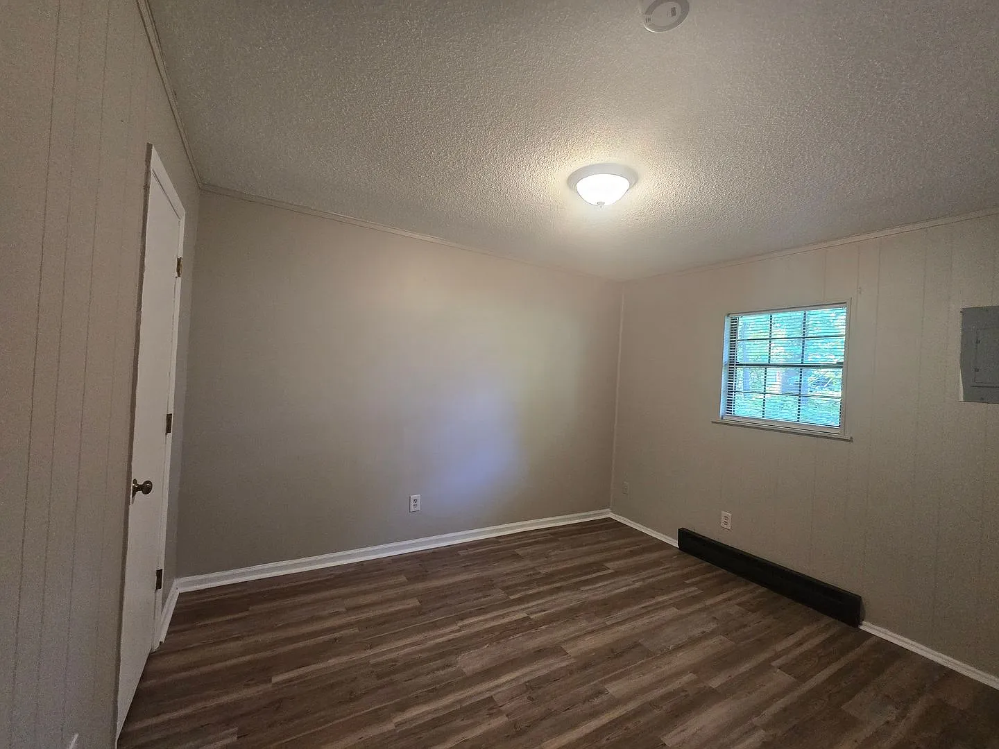 208 Julian Ave — Photo 4