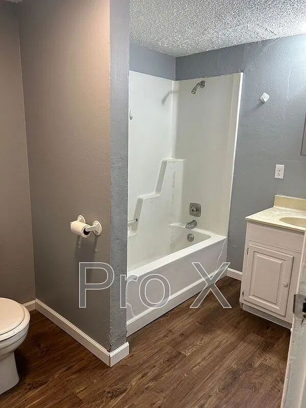 403 Park St — Photo 4