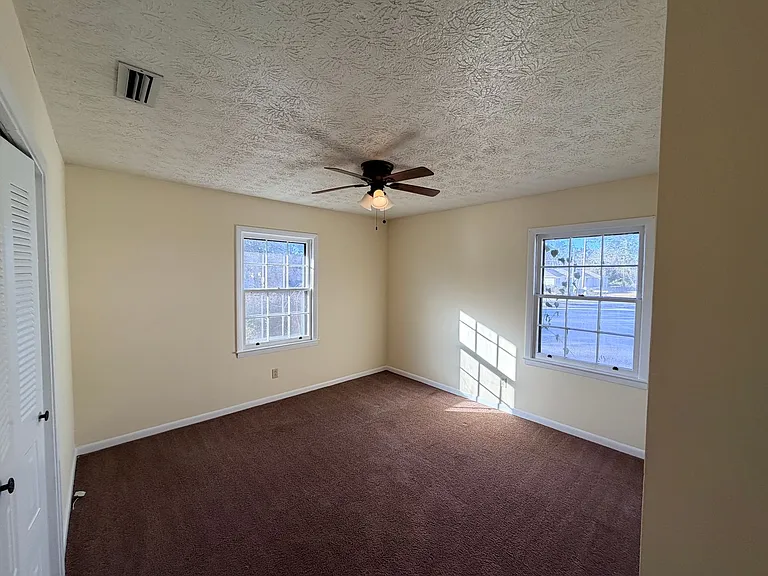 4112 Oak Dr — Photo 16