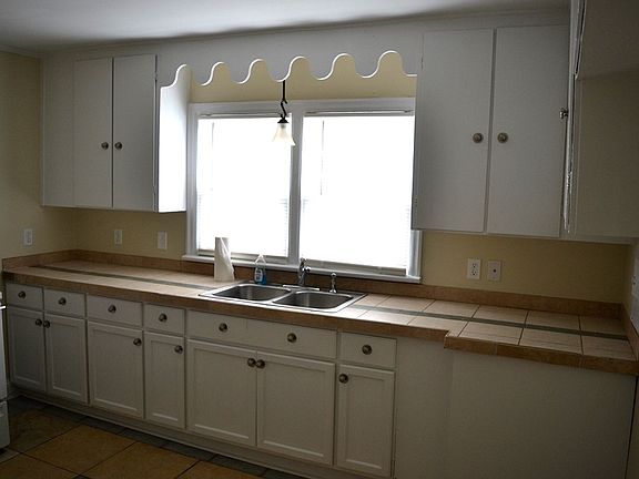 4th image of 817 McNair St